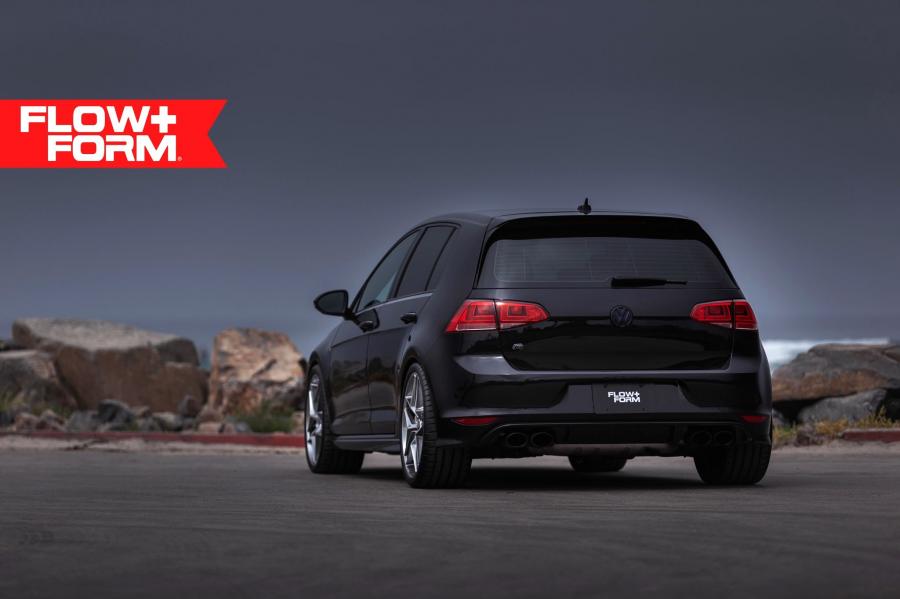  Volkswagen Golf R on HRE Wheels (FF11) 2019 года  (фото 6 из 7)